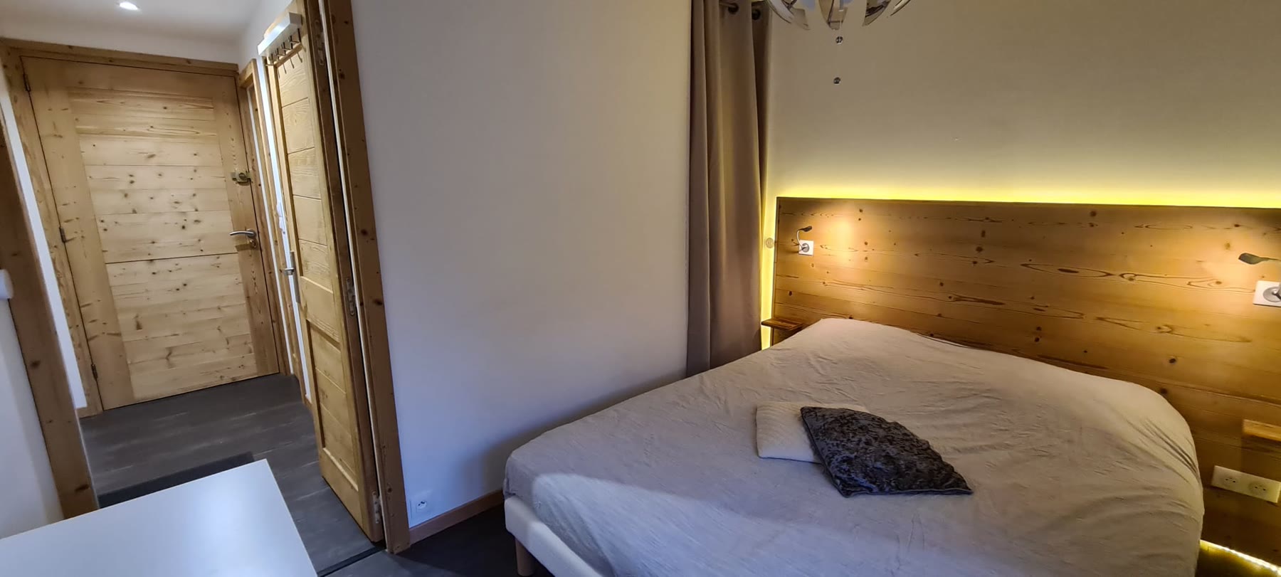 Chambre lits jumeaux, vue d'ensemble